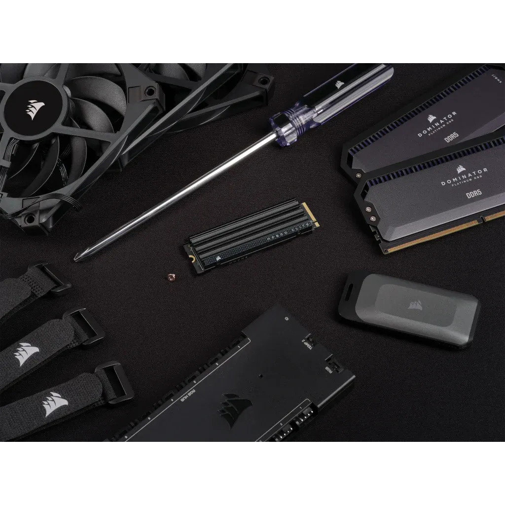 Corsair MP600 ELITE 2TB Gen4 PCIe x4 NVMe M.2 SSD with heatsink; Read Up To 7000MB/s; Write up to 6500MB/s