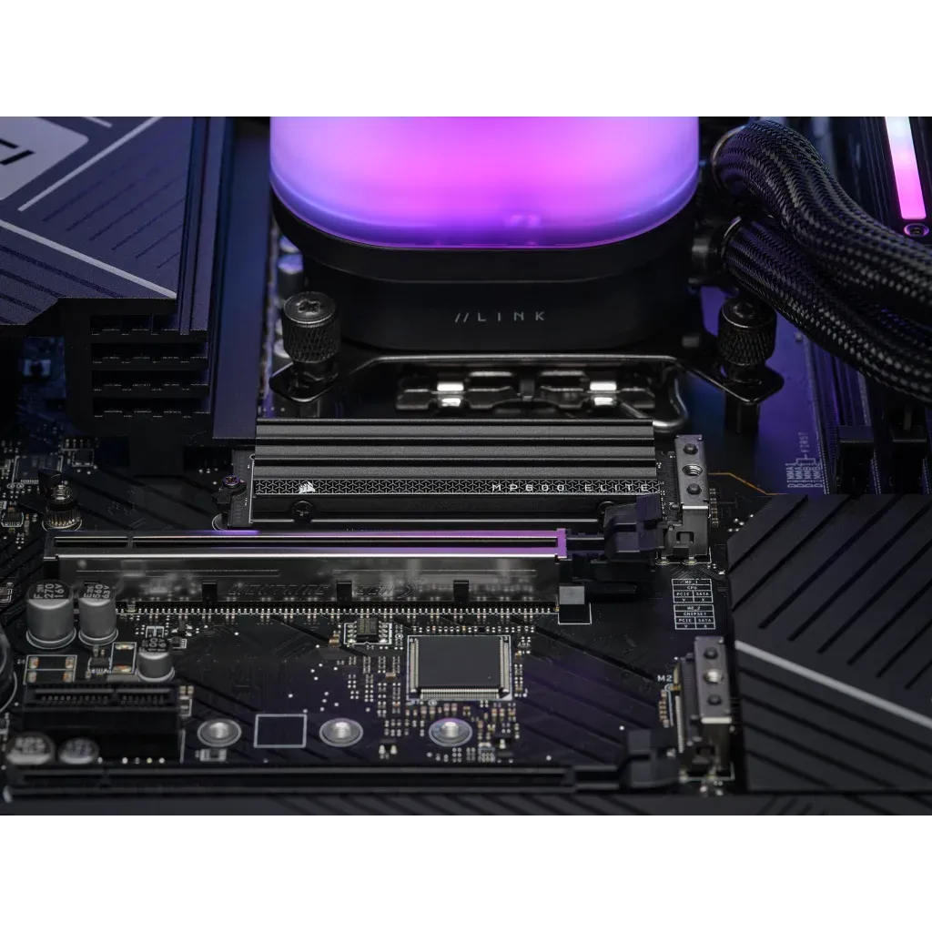 Corsair MP600 ELITE 2TB Gen4 PCIe x4 NVMe M.2 SSD with heatsink; Read Up To 7000MB/s; Write up to 6500MB/s