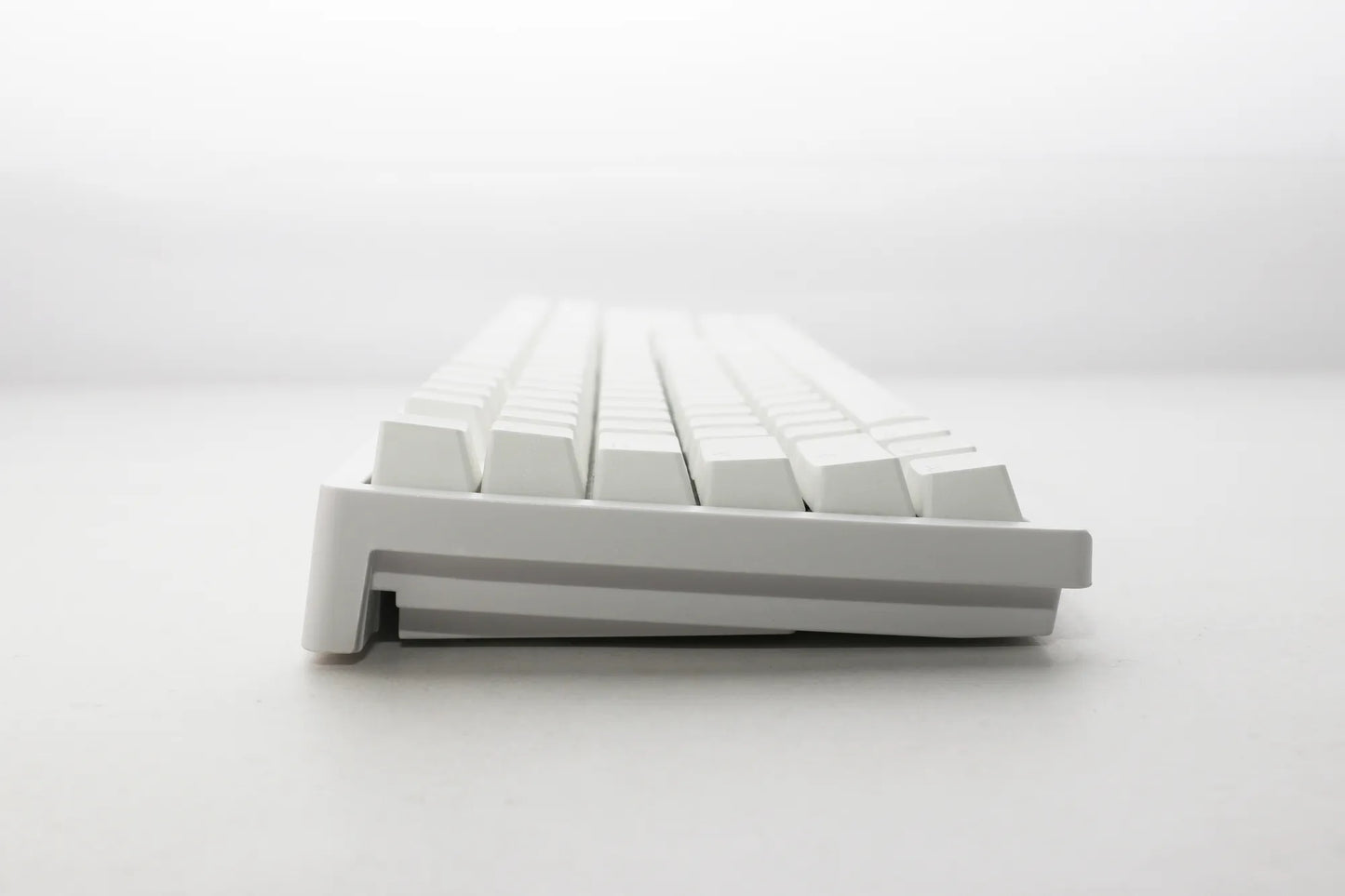 Ducky Keyboard Zero 6108 100% Mechanical Wireless Keyboard; RGB; USB 2.0 / 2.4GHz / BT - White - Cherry MX2A Blue switches.
